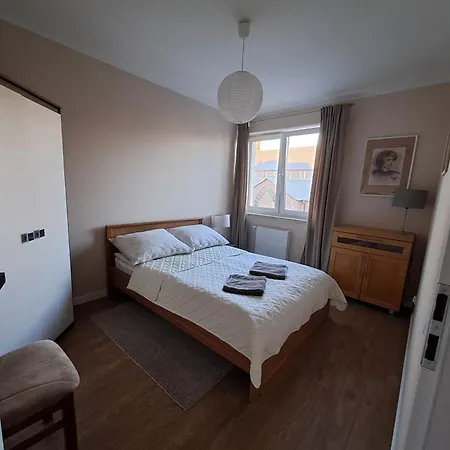 アパート Komfortowy Apartament- 1 Salon, 3 Sypialnie, 2 Lazienki W Gdansku *