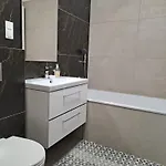 Komfortowy Apartament- 1 Salon, 3 Sypialnie, 2 Lazienki W Gdansku *