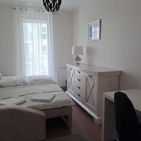Komfortowy Apartament- 1 Salon, 3 Sypialnie, 2 Lazienki W Gdansku *