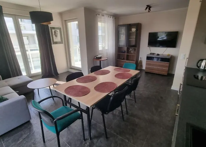 Komfortowy Apartament- 1 Salon, 3 Sypialnie, 2 Lazienki W Gdansku *