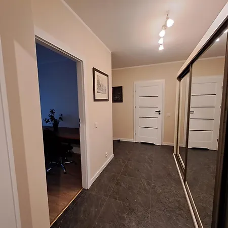 Komfortowy Apartament- 1 Salon, 3 Sypialnie, 2 Lazienki W Gdansku *