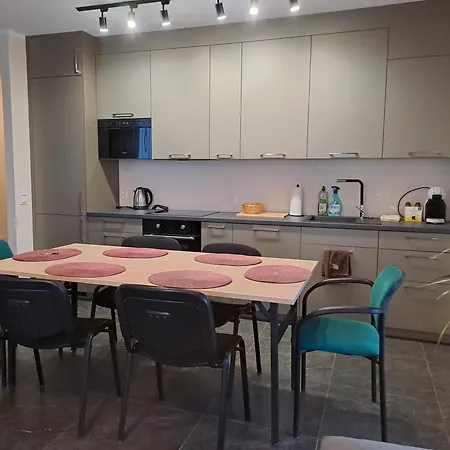 아파트 Komfortowy Apartament- 1 Salon, 3 Sypialnie, 2 Lazienki W Gdansku